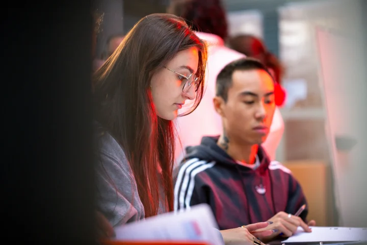 Etudiants à la bibliothèque